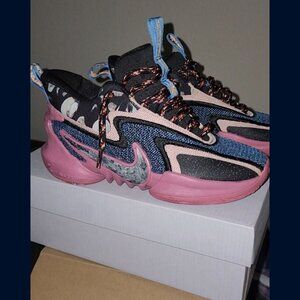 Nike basketball shoe